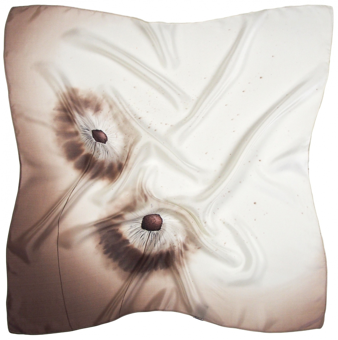 AM7-542 Brzowa Apaszka Jedwabna Rcznie Malowana, 65x65cm